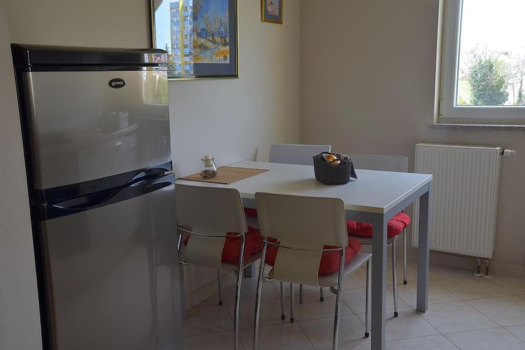 Apartman Ana Pula - Calm, Free Parking, Close To Center 外观 照片
