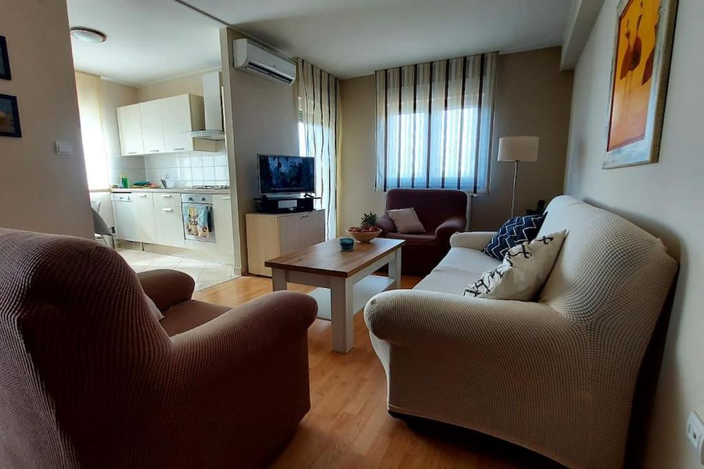 Apartman Ana Pula - Calm, Free Parking, Close To Center 外观 照片