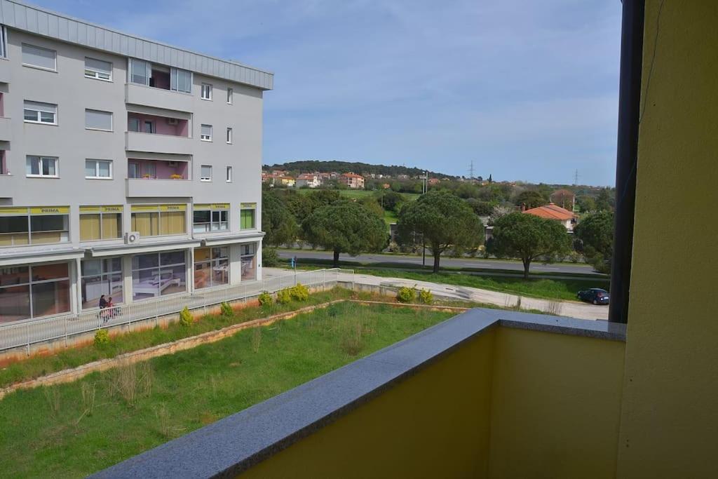 Apartman Ana Pula - Calm, Free Parking, Close To Center 外观 照片